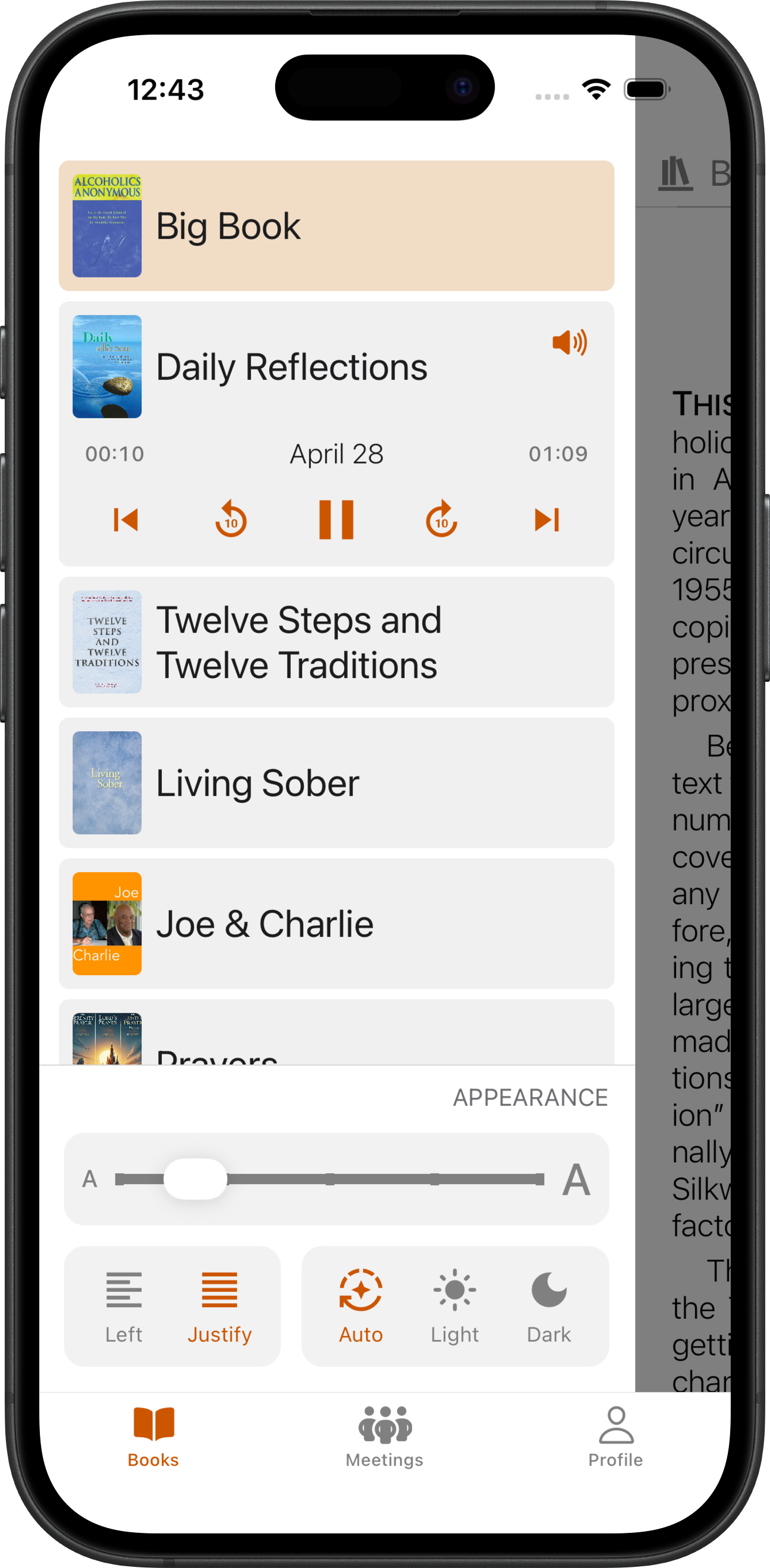 Biblioteca de SoberHub con el reproductor de audio de Reflexiones Diarias en iPhone