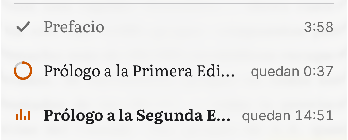 Tres filas de la lista de reproducción en SoberHub: un capítulo terminado con una marca, un capítulo a medias con un anillo y el tiempo restante, y el capítulo en reproducción